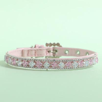 Halsband mit Strass und Perlen